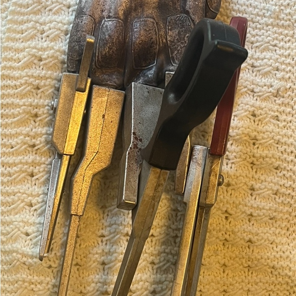 Edward Scissorhands gloves
